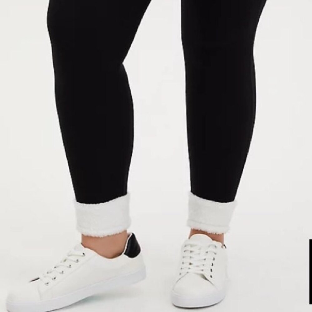 Torrid Premium Legging - Sherpa Hem Black Size 2